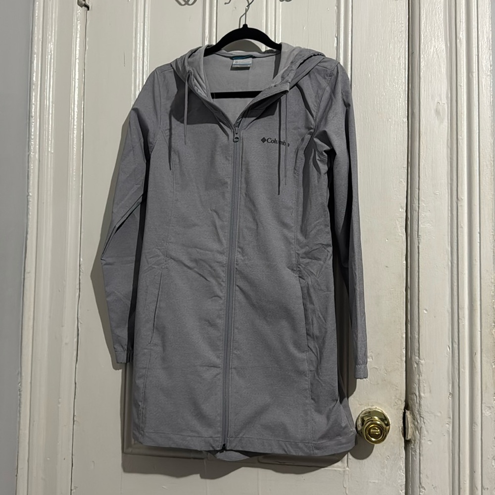 columbia woman’s rain jacket size medium